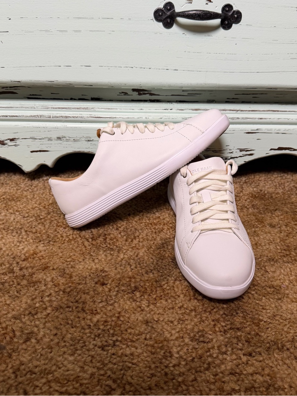 Cole Haan Women's White Leather Low-Top Sneakers, size 8.